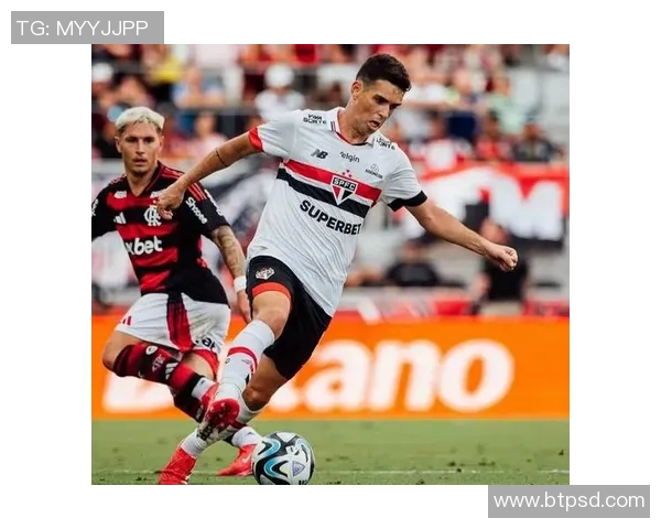 巴甲科林蒂安防守策略解析与战术运用探讨