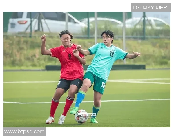 青少年足球联赛女足组精彩对决展现青春风采与团队精神